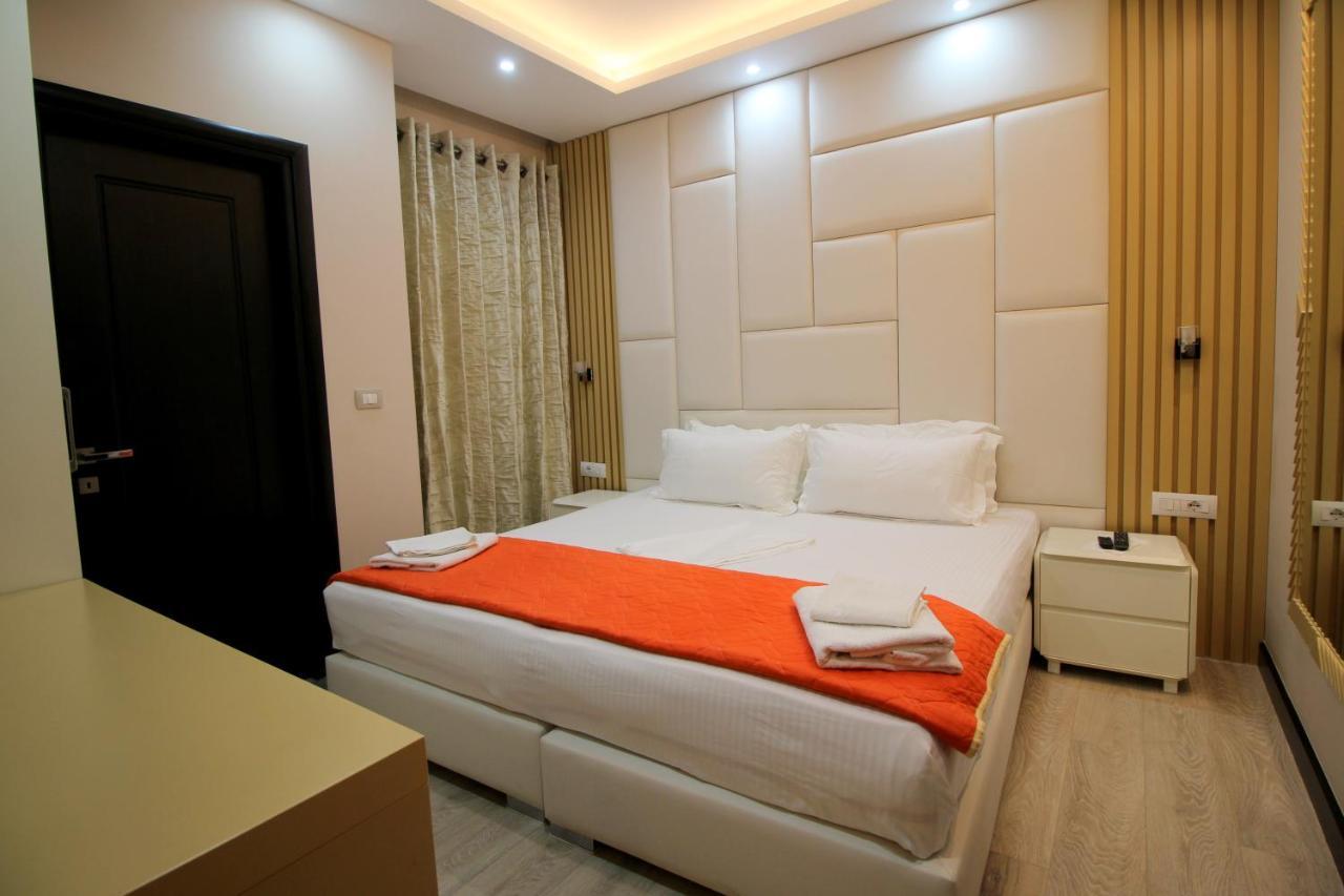 סרנדה Hotel Strora מראה חיצוני תמונה