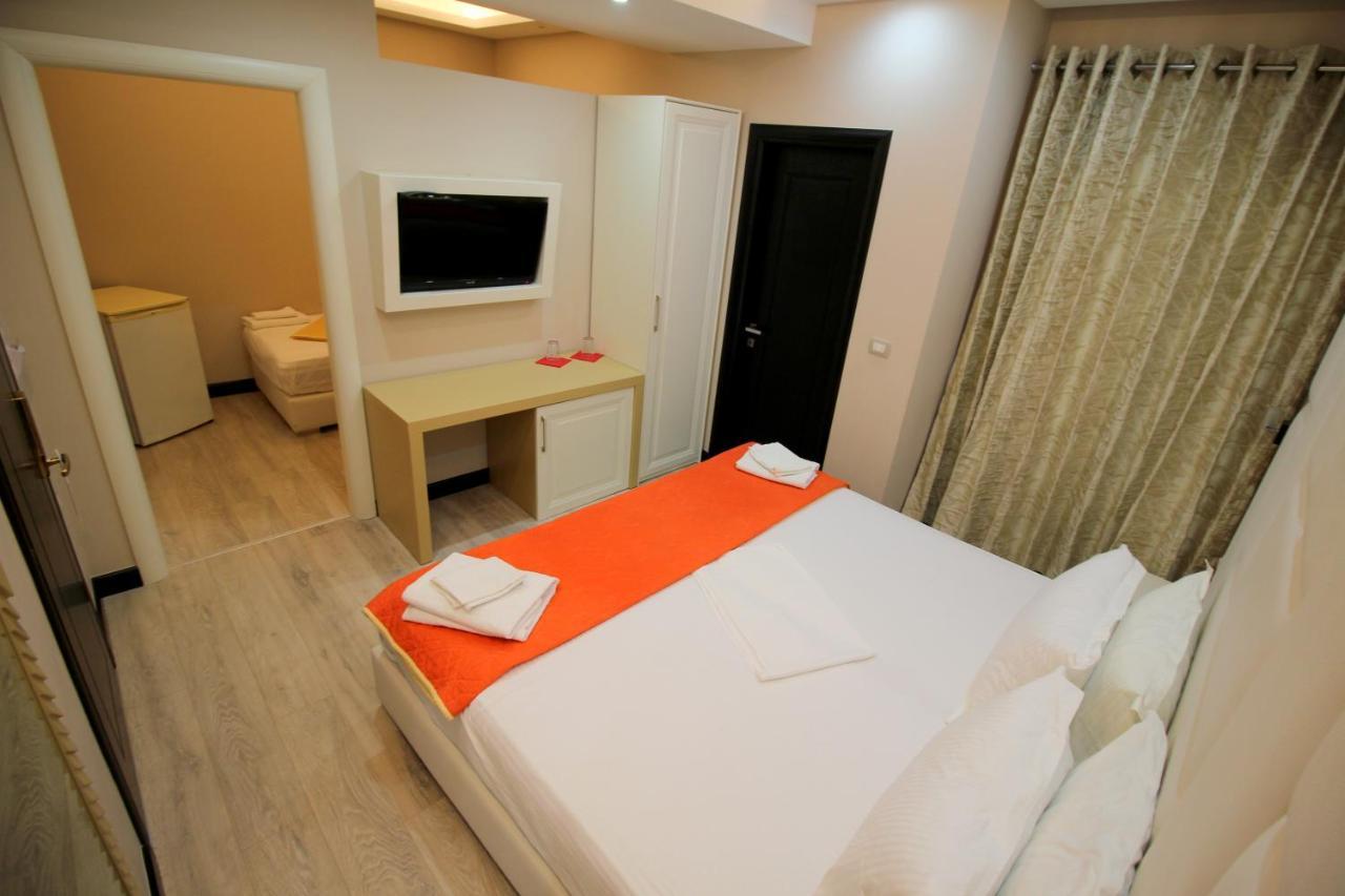 סרנדה Hotel Strora מראה חיצוני תמונה