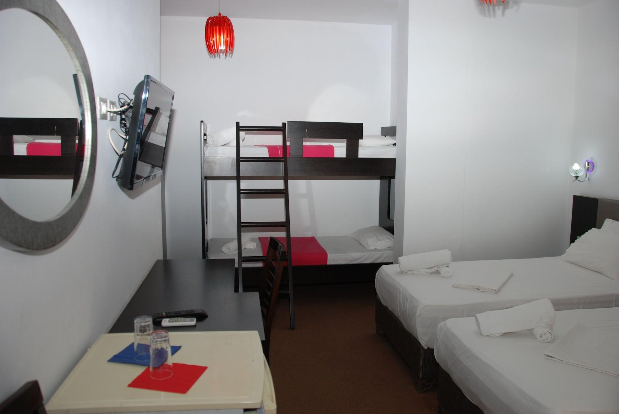 סרנדה Hotel Strora מראה חיצוני תמונה