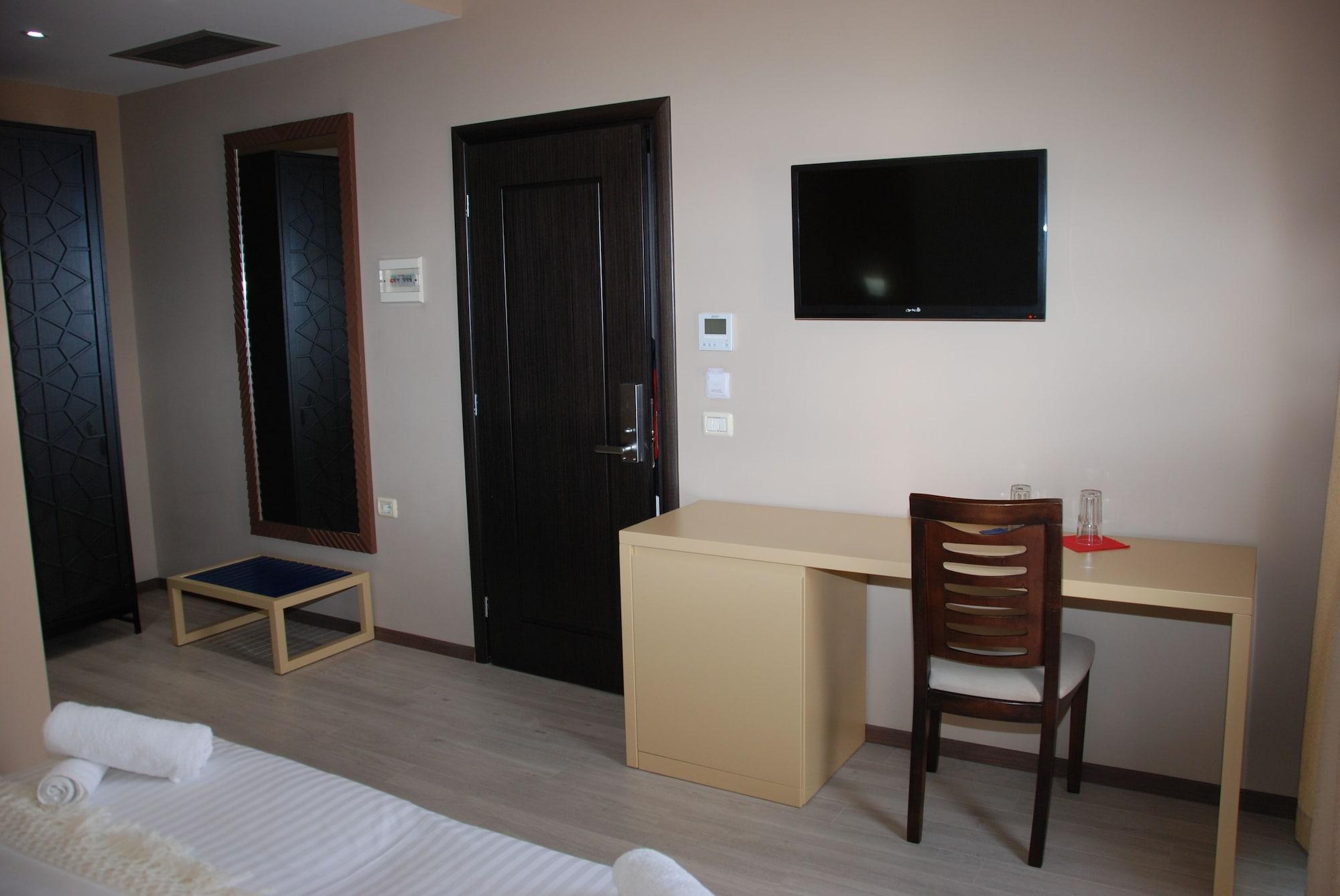סרנדה Hotel Strora מראה חיצוני תמונה