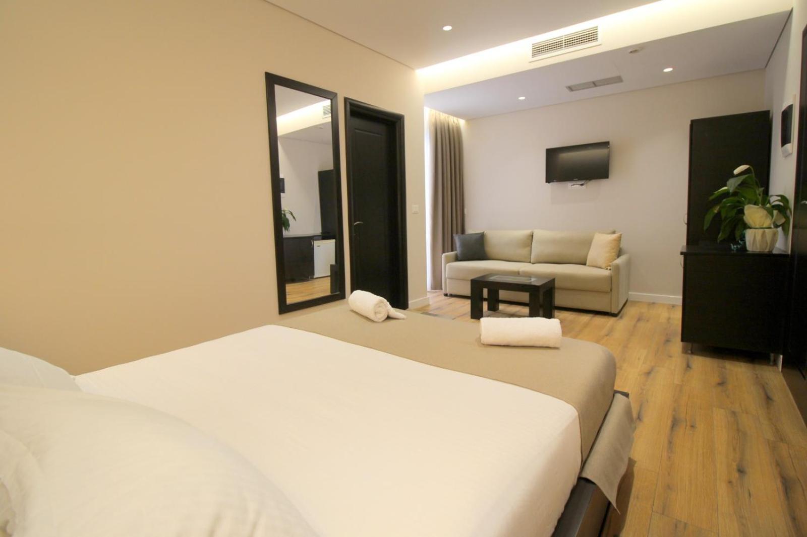 סרנדה Hotel Strora מראה חיצוני תמונה