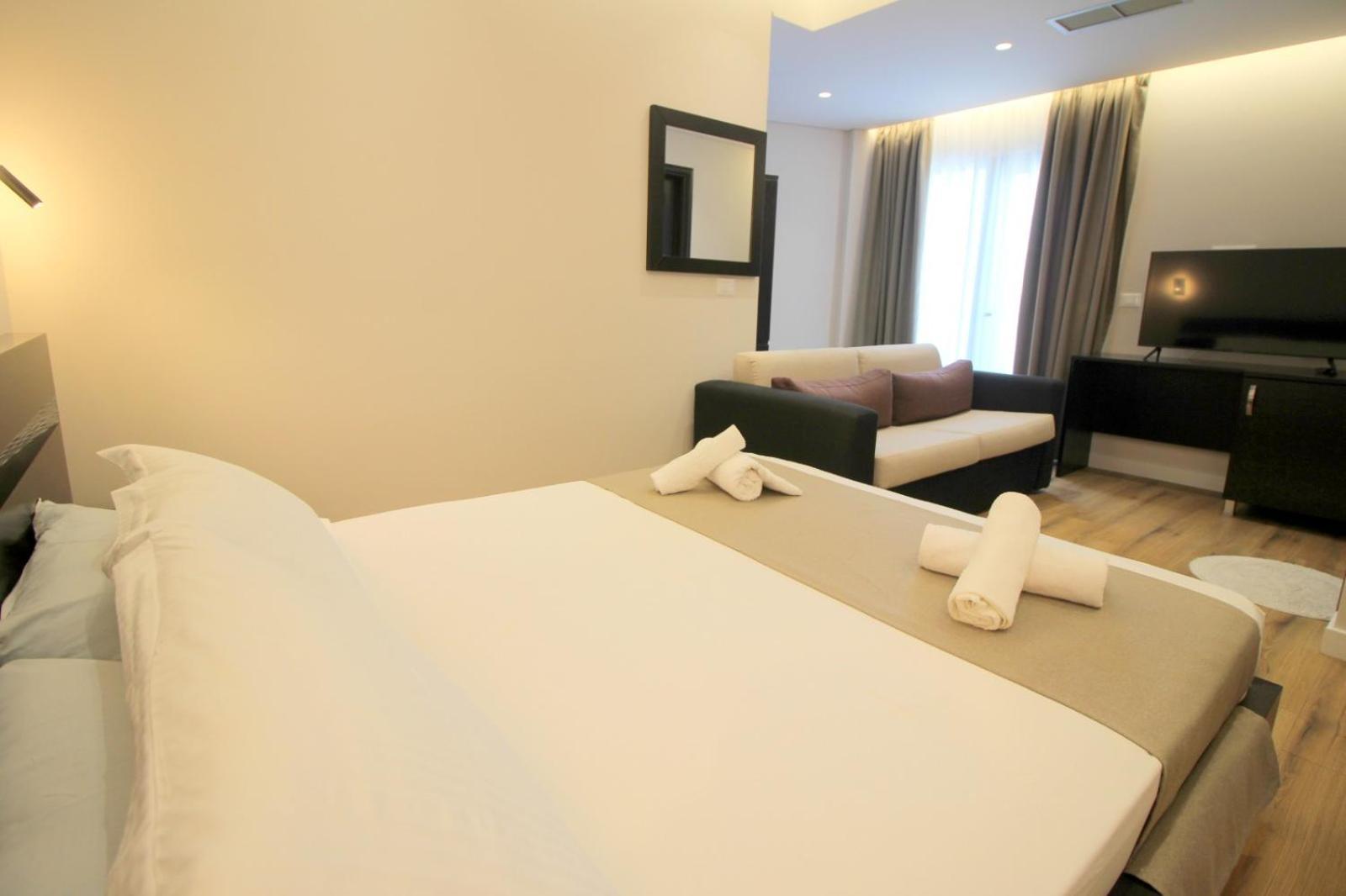 סרנדה Hotel Strora מראה חיצוני תמונה