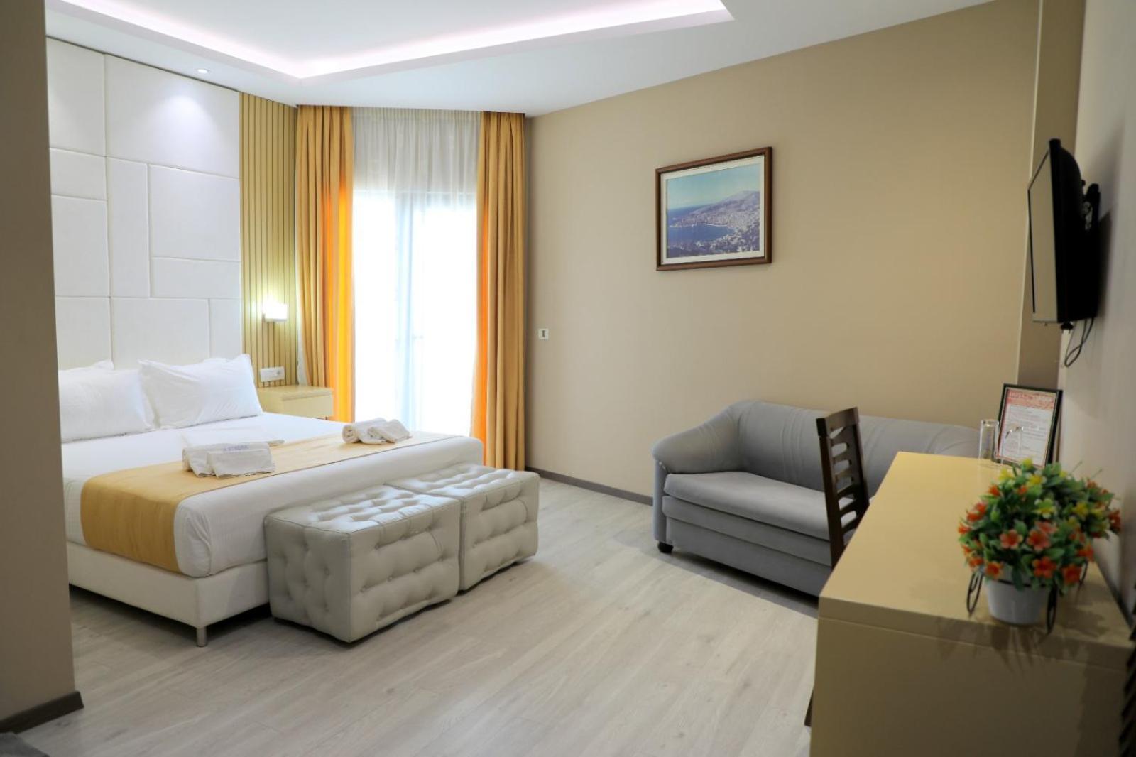 סרנדה Hotel Strora מראה חיצוני תמונה