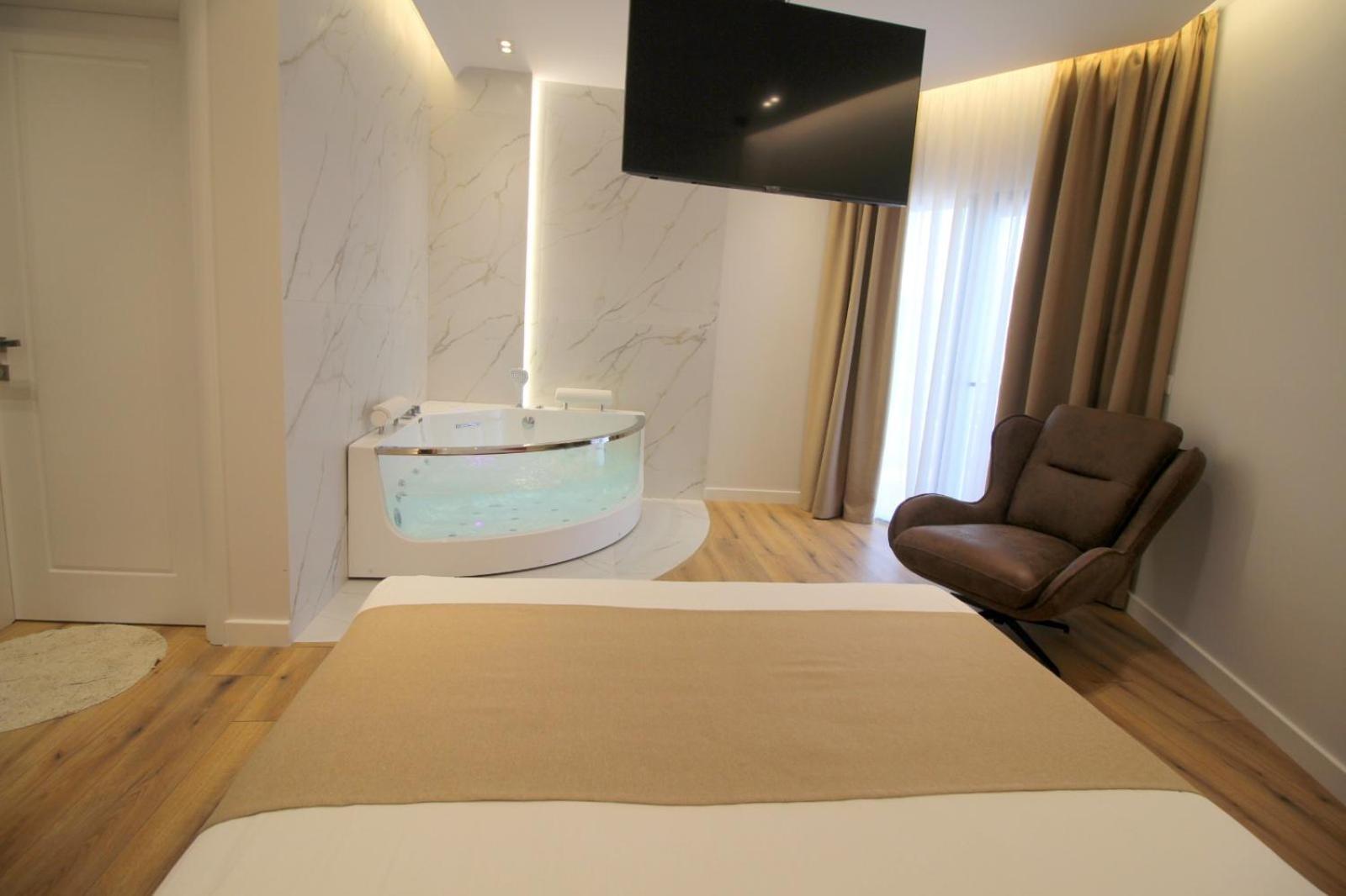 סרנדה Hotel Strora מראה חיצוני תמונה