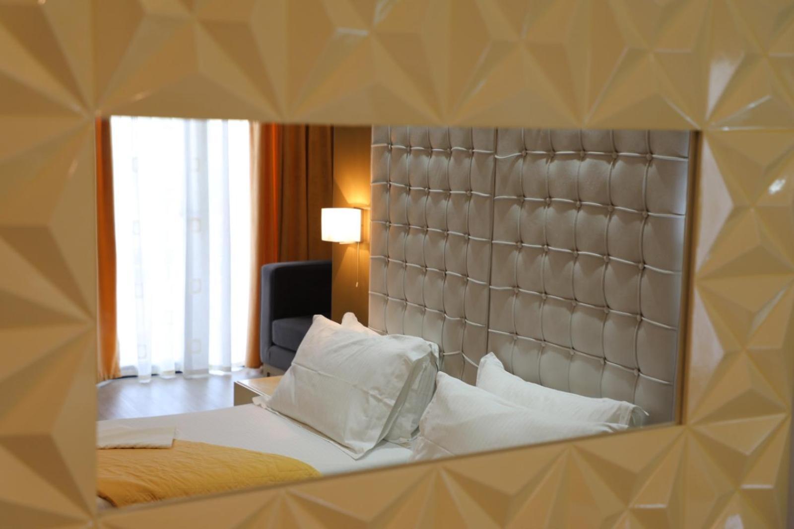 סרנדה Hotel Strora מראה חיצוני תמונה