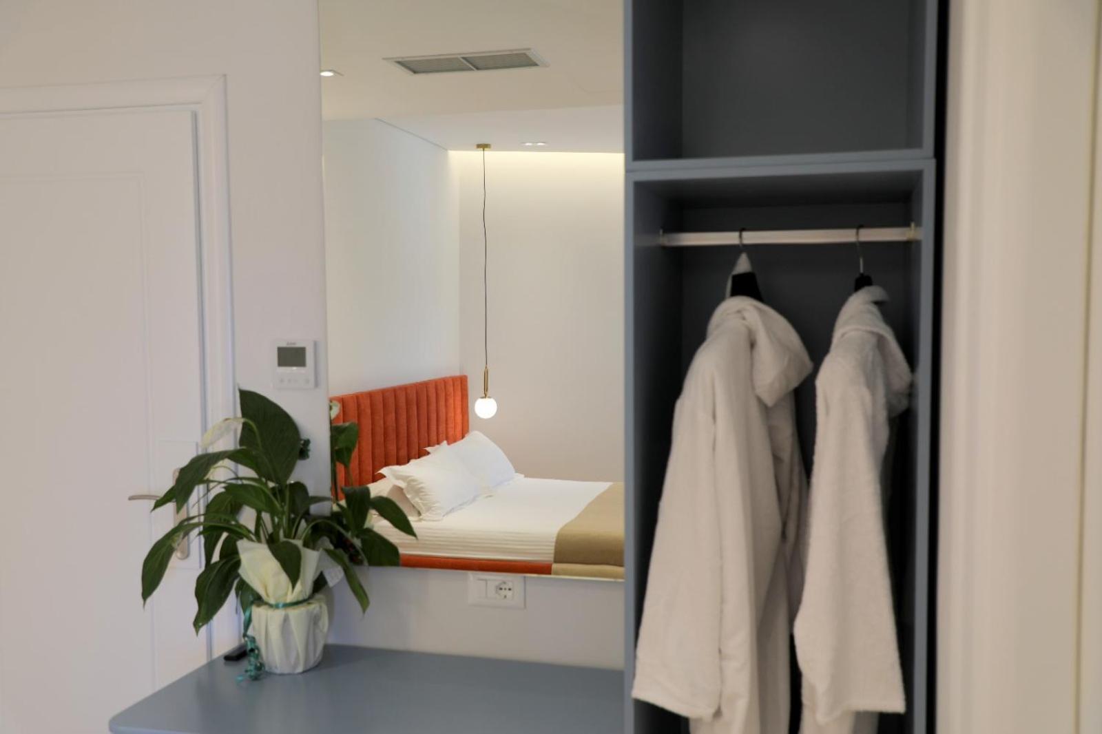 סרנדה Hotel Strora מראה חיצוני תמונה