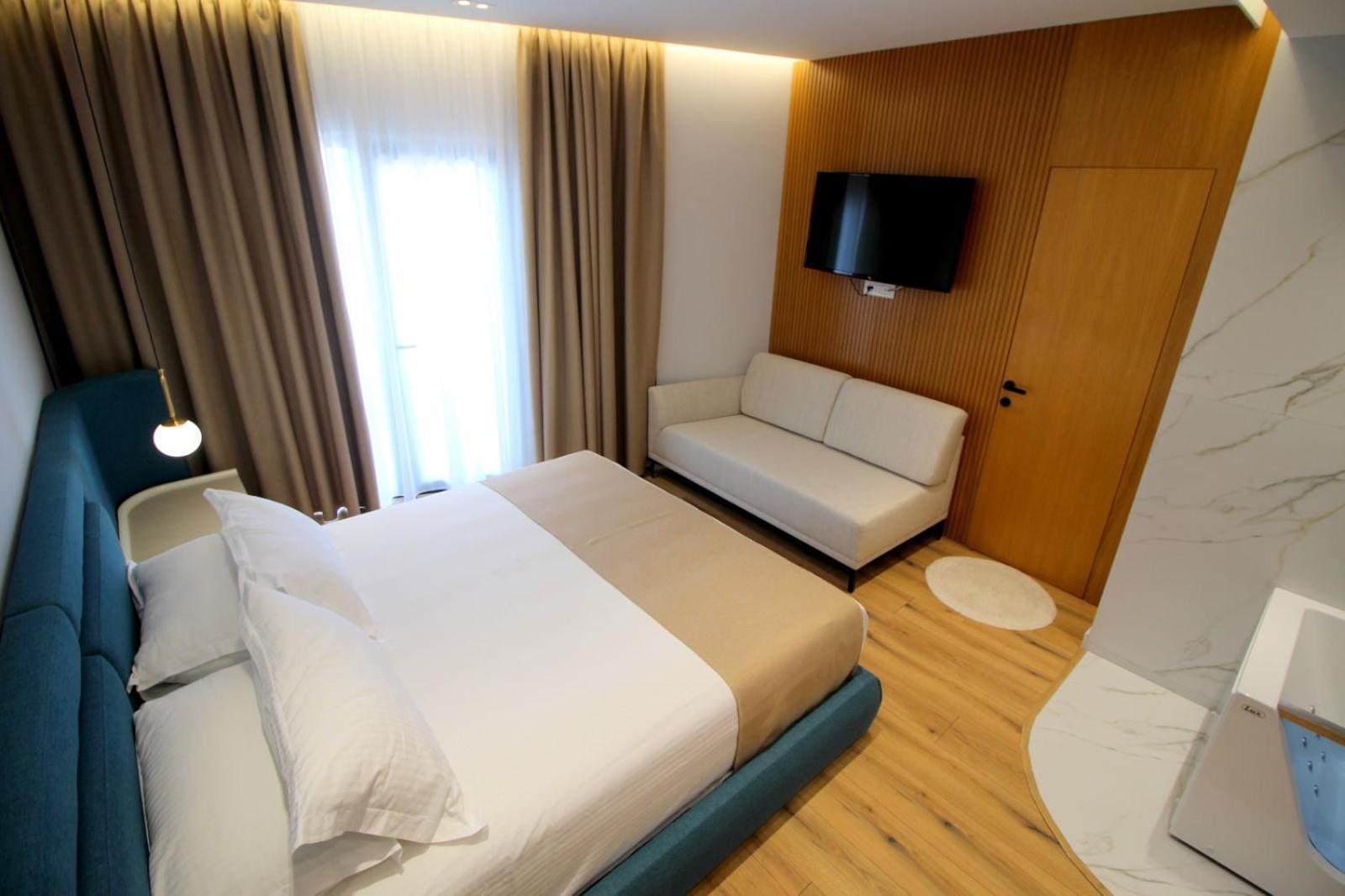 סרנדה Hotel Strora מראה חיצוני תמונה